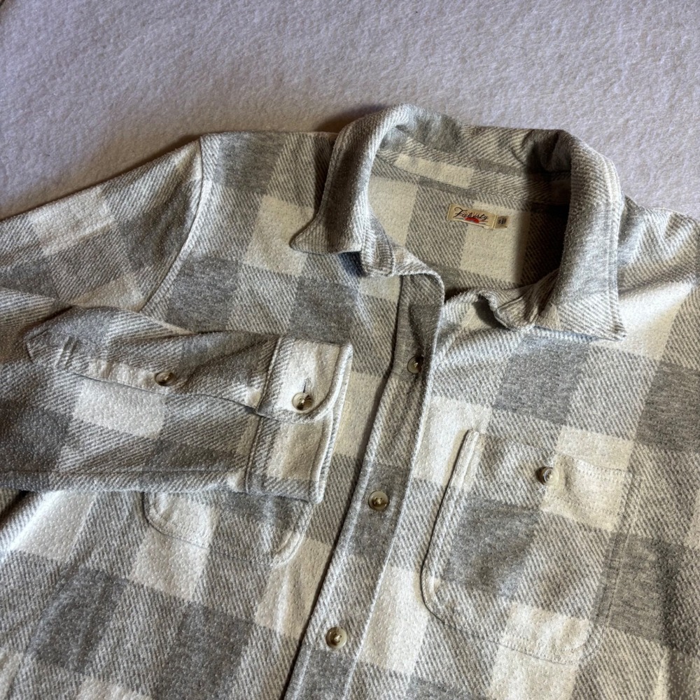 Faherty Legend Sweater Shirt Womens Small Grey White Plaid Button Up WKH2113-WGB